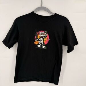 Buc-ees Halloween Can’t Talk Doing spooky stuff Glows In Dark Shirt Youth Medium